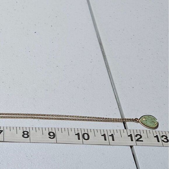 Elegant Green Gem Gold Tone Flecks Teardrop Pendant Necklace Fashion Jewelry - Picture 8 of 8